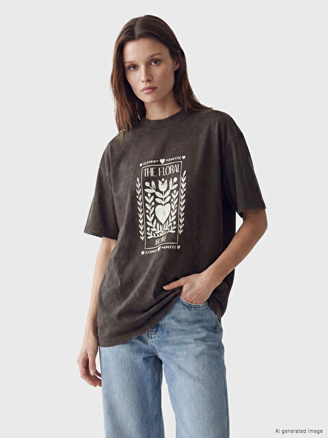 LCW Modest Bisiklet Yaka Baskılı Kadın Tişört