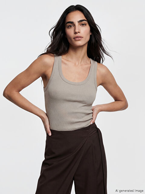 LCWAIKIKI Basic U Yaka Kadın Atlet