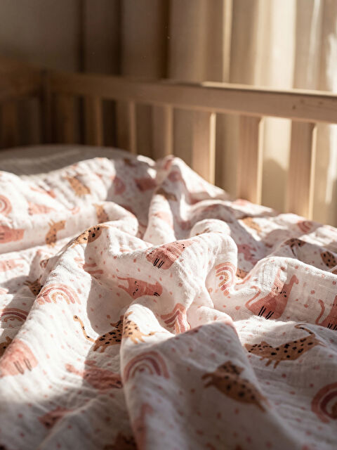 LCW baby Baskılı Kız Bebek Müslin Örtü 80x90 cm
