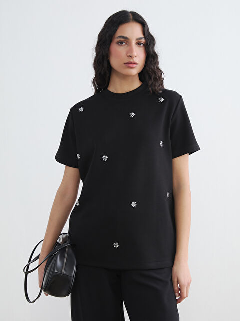 LCW Modest Bisiklet Yaka Taşlı Kadın Tişört - S6N685Z8-CVL