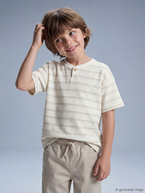 LCW Kids Bisiklet Yaka Çizgili Erkek Çocuk Tişört - S6N824Z1-LE4