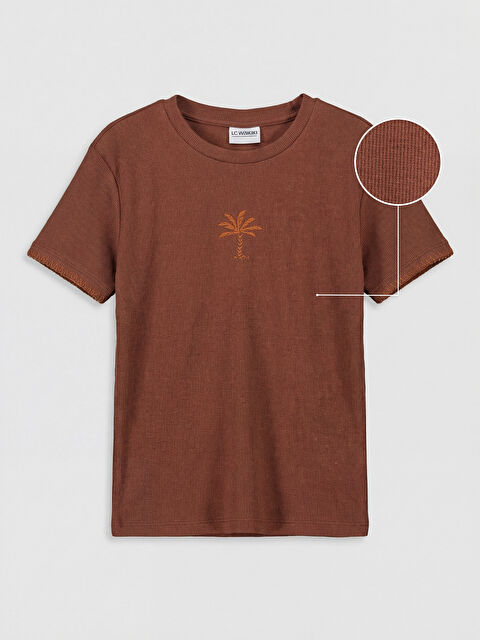 LCW Kids Bisiklet Yaka Nakışlı Kız Çocuk Tişört