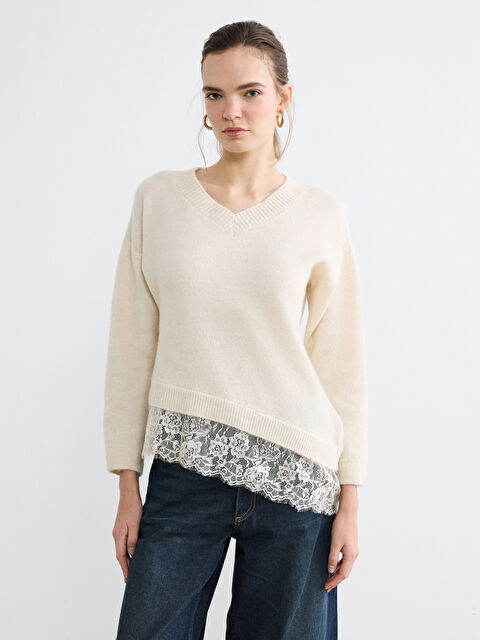 LCW Vision V Yaka Dantel Detaylı Kadın Triko Kazak