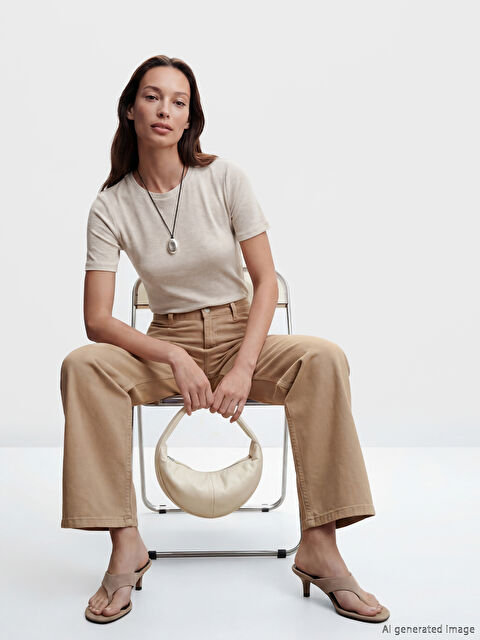 LCWAIKIKI Classic Bisiklet Yaka Kadın Tişört - S6NE35Z8-MXN