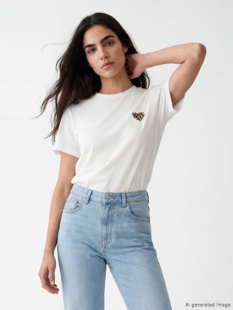 LCW Vision Bisiklet Yaka Leoparlı Kalp Baskılı Kadın Tişört - S6NU90Z8-R9J