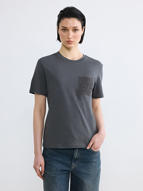 LCW Vision Bisiklet Yaka Nakışlı Kadın Tişört - S6NV48Z8-R34