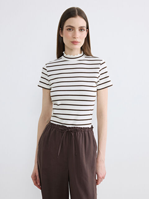 LCW Modest Fırfırlı Dik Yaka Çizgili Kadın Tişört - S6NV96Z8-LEW