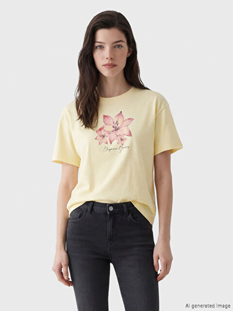 LCW Comfort Bisiklet Yaka Çiçek Baskılı Kadın Tişört - S6O542Z8-FDN