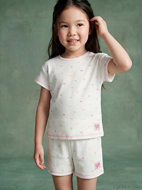 LCW Kids Bisiklet Yaka Baskılı Kız Çocuk Tişört