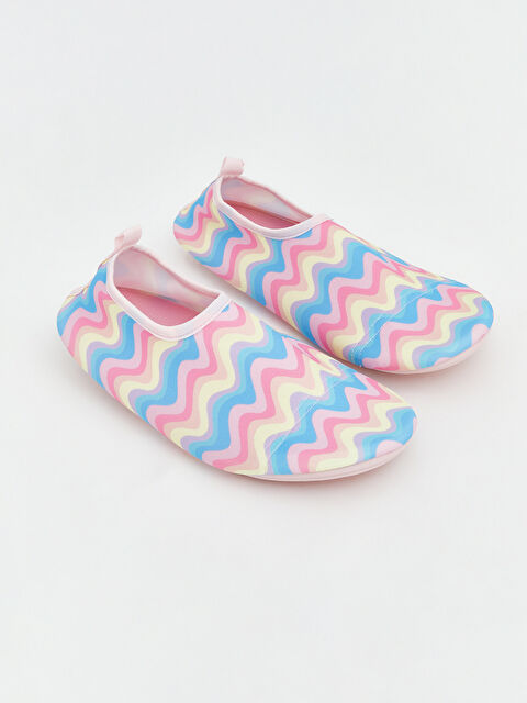 LCW STEPS Dalgalı Desenli Kız Çocuk Deniz Ayakkabısı - S6O803Z4-F9C