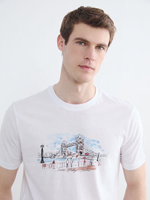 LCWAIKIKI Classic Bisiklet Yaka Londra Baskılı Erkek Tişört - S6OC24Z8-Q6K