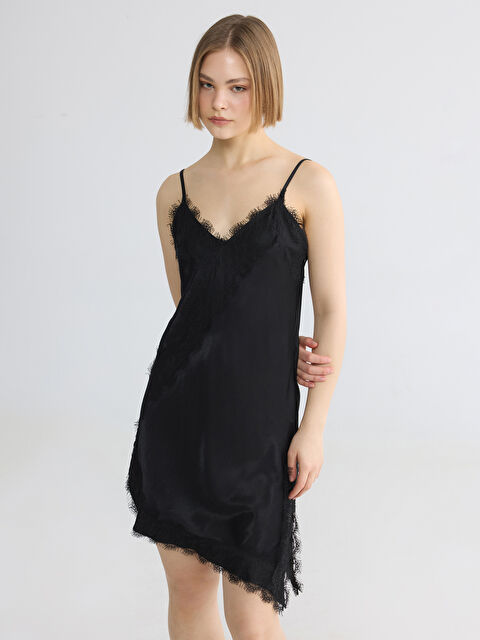 XSIDE İp Askılı Dantel Detaylı Saten Mini Elbise