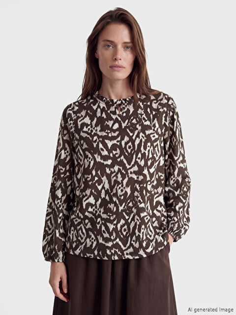 LCW Grace Fırfırlı Dik Yaka Desenli Bluz