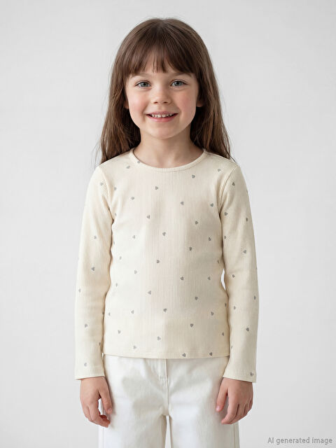 LCW Kids Bisiklet Yaka Kalp Baskılı Kız Çocuk Tişört - S6OL37Z1-LRA