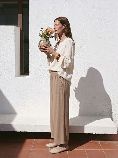 LCW Grace Beli Lastikli Kadın Saten Pantolon