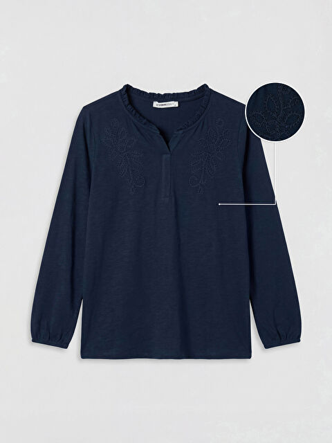 LCW Grace Kaçık Yaka Nakışlı Bluz