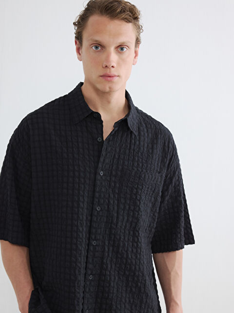 LCW Vision Regular Fit Erkek Dokulu Gömlek