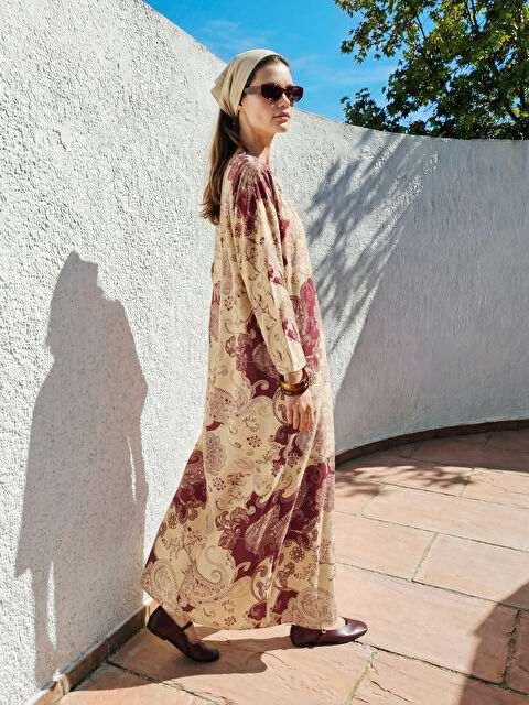 LCW Modest V Yaka Etnik Desenli Elbise