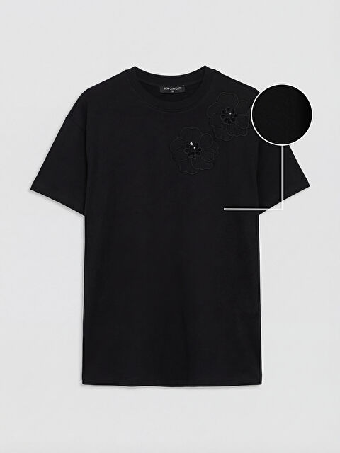 LCW Comfort Bisiklet Yaka Çiçek Aplikeli Kadın Tişört - S6A080Z8-CVL