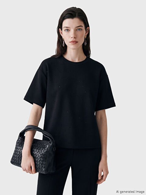 LCW Comfort Bisiklet Yaka Taşlı Kadın Tişört