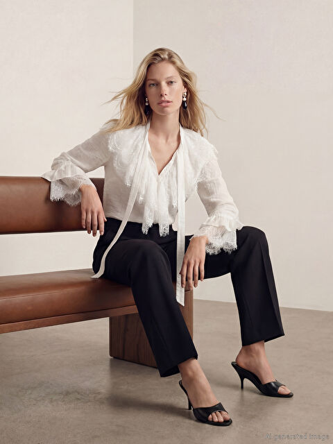 LCW Vision Bağlamalı Yaka Dantelli Fırfırlı Bluz - S6OM76Z8-Q6K