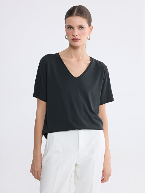 LCW EVERYDAY V Yaka Kadın Tişört	 - S6F121Z8-CVL
