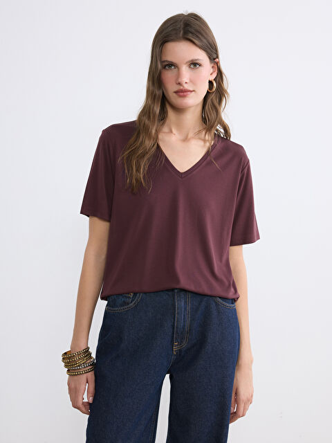 LCWAIKIKI Classic V Yaka Kadın Tişört	 - S6F121Z8-HHD