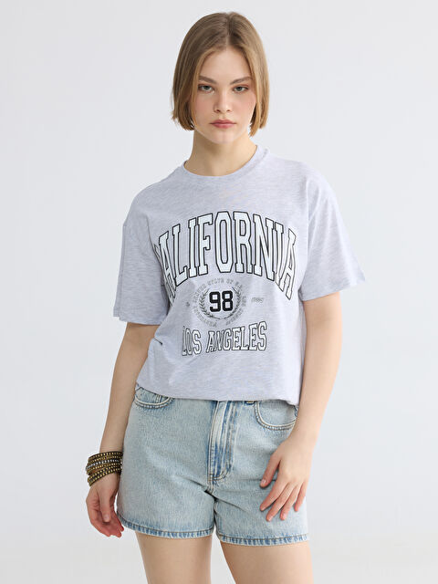 XSIDE Bisiklet Yaka California Baskılı Kadın Tişört