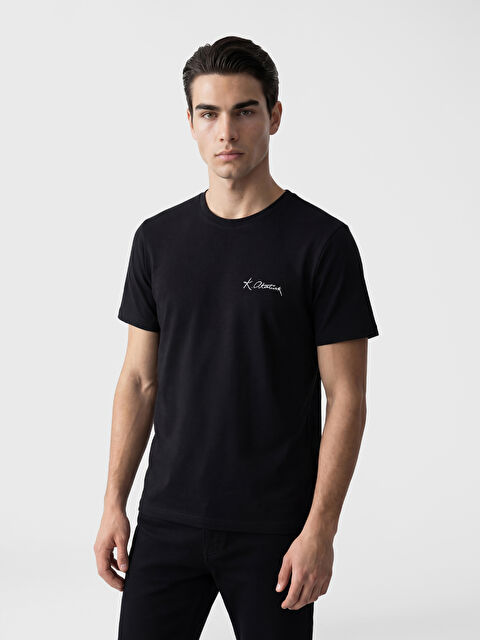 LCWAIKIKI Classic Bisiklet Yaka Atatürk Imzası Baskılı Erkek Tişört