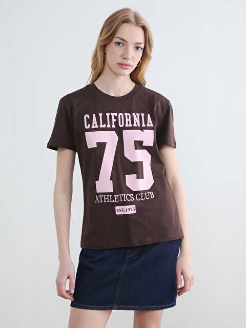 XSIDE Bisiklet Yaka California Baskılı Kadın Tişört