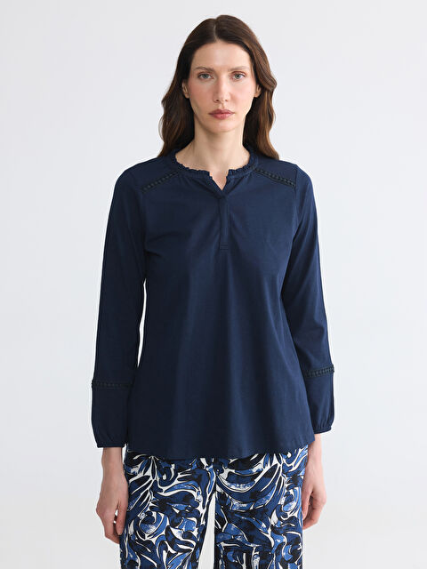 LCW Grace Kaçık Yaka Nakışlı Bluz