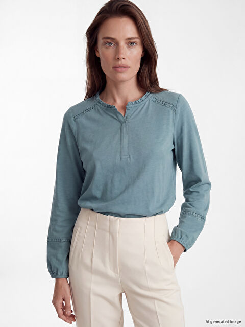 LCW Grace Kaçık Yaka Nakışlı Bluz