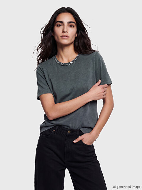 LCW Vision Bisiklet Yaka Taşlı Kadın Tişört