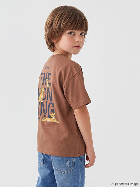 LCW Kids Bisiklet Yaka Aslan Kral Baskılı Erkek Çocuk Tişört