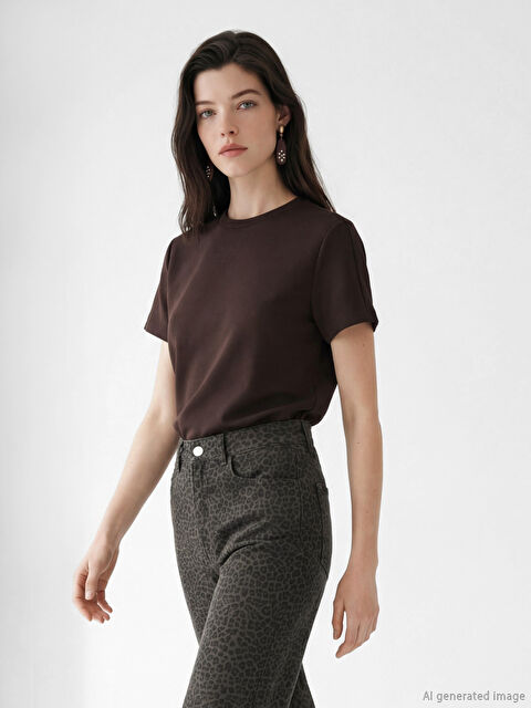 LCW Comfort Bisiklet Yaka Kadın Tişört - S6E666Z8-HMK