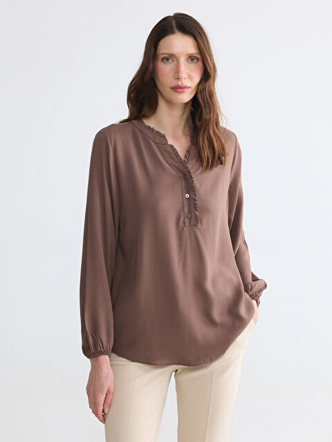 LCW Grace Fırfırlı Kaçık Yaka Bluz