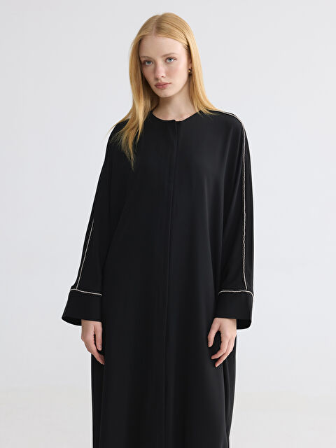 LCW Modest Bisiklet Yaka Oversize Krep Kadın Ferace