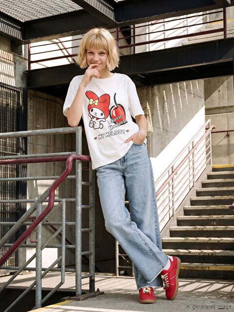 LCW Kids Bisiklet Yaka My Melody Baskılı Kız Çocuk Tişört - S6C696Z4-R9J