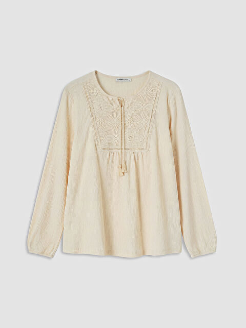 LCW Grace Bağlamalı Yaka Nakışlı Bluz