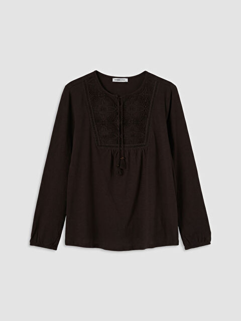 LCW Grace Bağlamalı Yaka Nakışlı Bluz