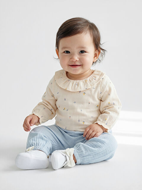 LCW baby Bebe Yaka Kız Bebek Sweatshirt ve Eşofman Altı