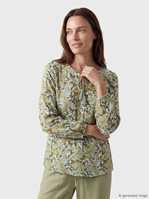 LCW Grace Bağlamalı Yaka Çiçekli Bluz