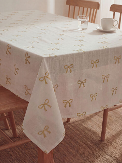 LCW HOME Fiyonk Desenli Masa Örtüsü 145x200 cm - S6A863Z8-LU7