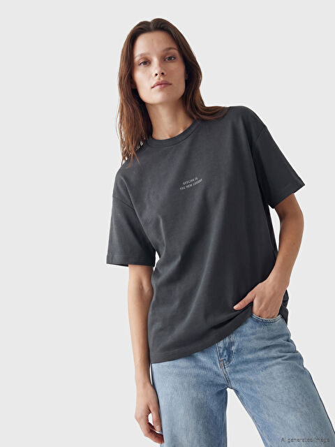 LCW Modest Bisiklet Yaka Baskılı Kadın Tişört