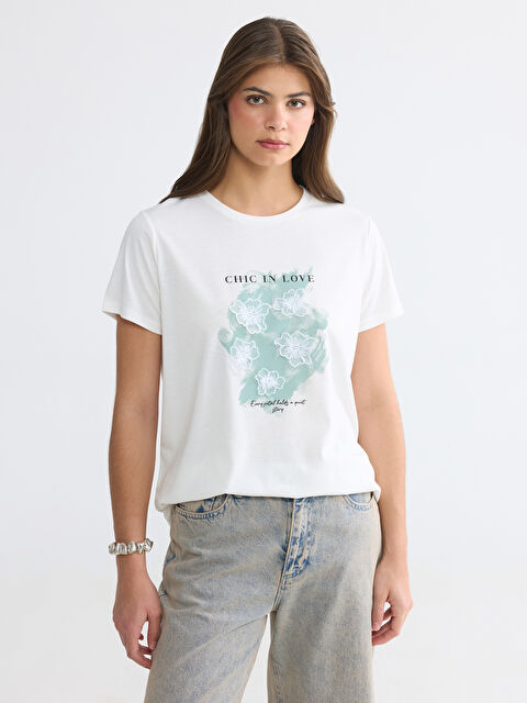 LCW EVERYDAY Bisiklet Yaka Nakışlı Kadın Tişört