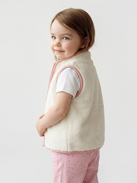 LCW baby Dik Yaka Kız Bebek Pelüş Yelek