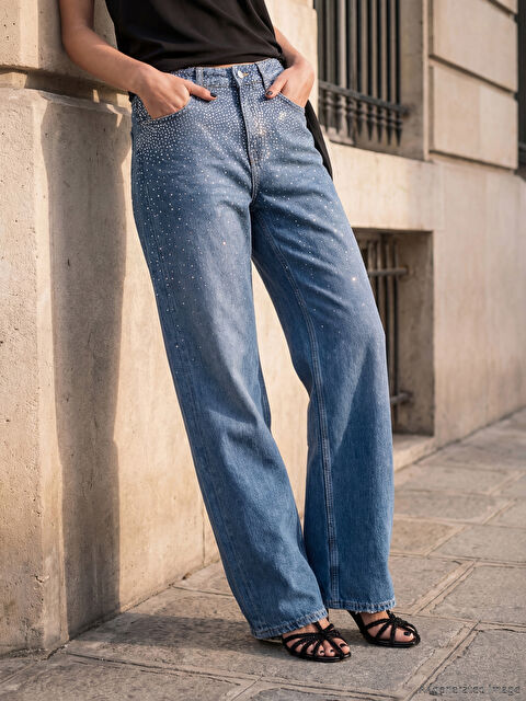 LC WAIKIKI Taşlı Straight Fit Kadın Jean Pantolon