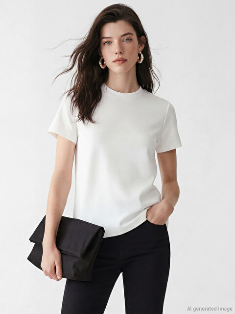 LCW Comfort Bisiklet Yaka Kadın Tişört