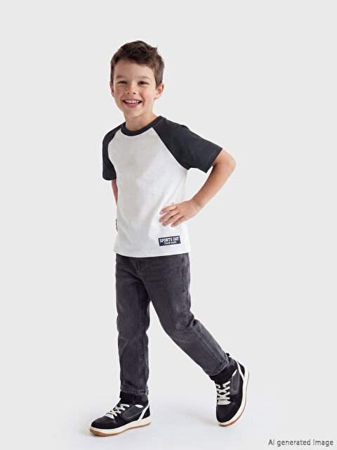 LCW Kids Bisiklet Yaka Erkek Çocuk Tişört