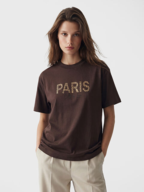 LCW Modest Bisiklet Yaka Paris Baskılı Kadın Tişört
